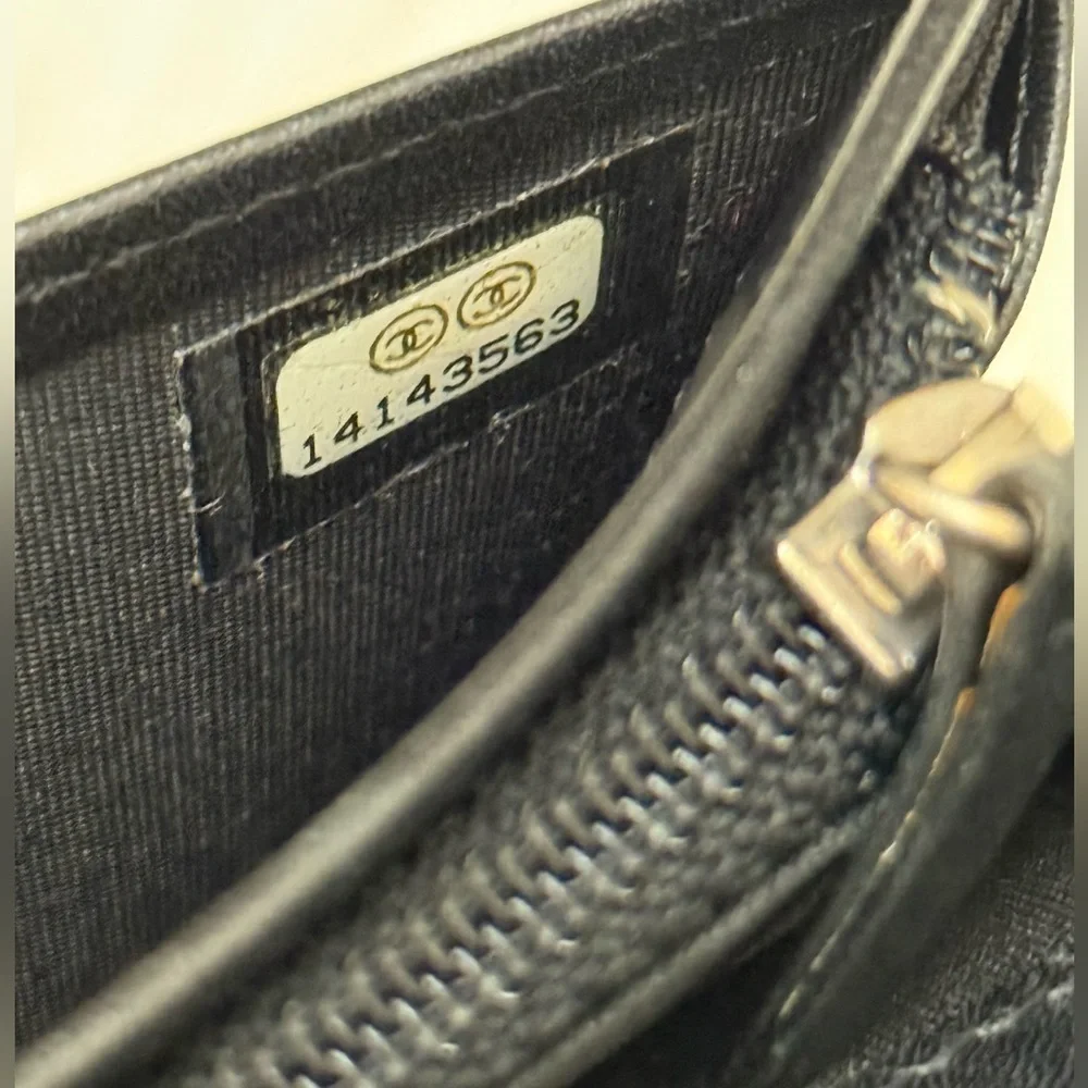 CHANEL - BICOLORE BLACK QUILTED LEATHER LONG BIFOLD WALLET